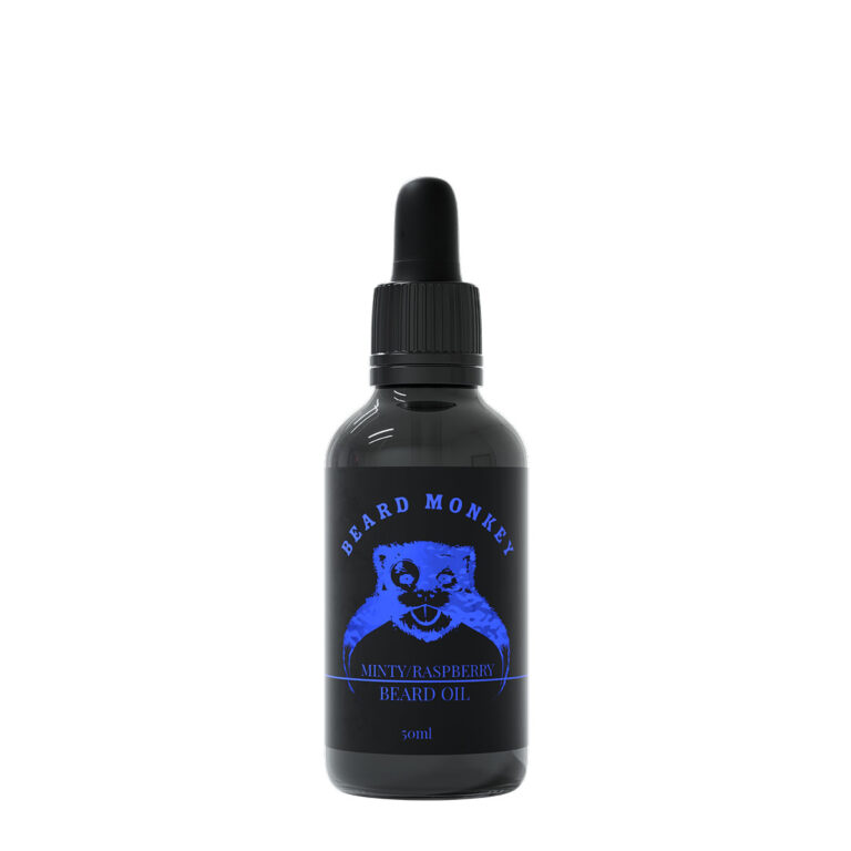 Beard Monkeys Beard Oil I doften Minty/Raspberry. En svart pipettflaska om 50ml med svart etikett som har blåa detaljer.