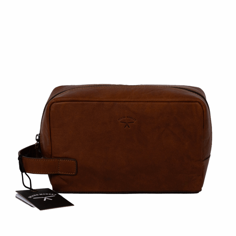 Brun necessär i läder med präglad Beard Monkey-logga och dragkedja