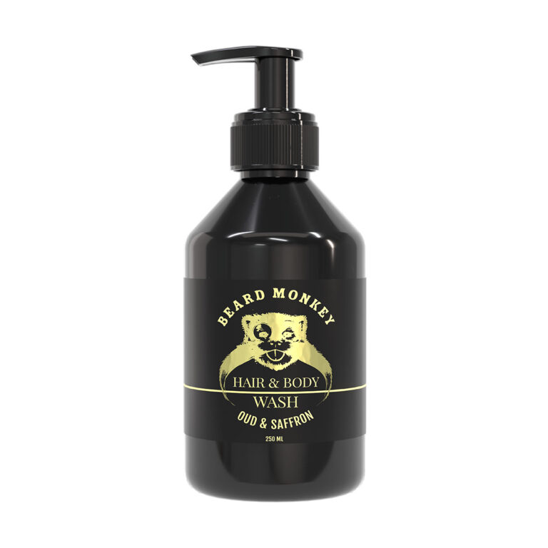 Beard Monkey Hair & Body Wash Oud/Saffron i en stilren svart plastflaska med pumpfunktion, innehållande 250 ml vårdande duschgel för både hår och kropp. Etiketten har guldiga detaljer med Beard Monkeys karaktäristiska logotyp. Denna 2-i-1-produkt kombinerar sensuell oud med saffran och passar perfekt för daglig rengöring och återfuktning av hud och hår.